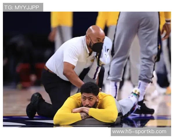 约维奇重摔受伤退场X光检查结果无异常明日将进行MRI检查评估伤情